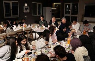 Kartepe’de gençler "Bir Sofra Bir Hikaye" iftarında buluştu