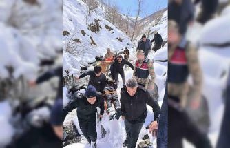 Kayıp vatandaş donmak üzereyken Hasköy dağlarında bulundu
