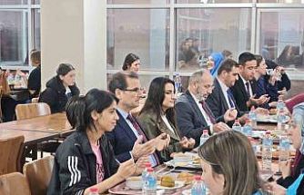 Kaymakam Güldoğan, üniversiteli öğrencilerle iftar yaptı