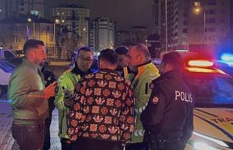 Kayseri’de polis ekiplerinden kaçan 2 alkollü sürücüye 920 bin TL idari para cezası yazıldı