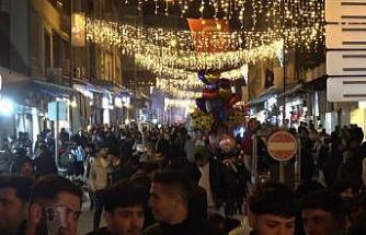 Kilis’te iftar sonrası Cumhuriyet Caddesi hareketlendi