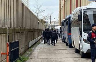 Kocaeli’de 3 kişinin öldüğü silahlı saldırıya ilişkin 9 şüpheli adliyede