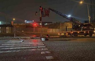 Kocaeli’de işçi servisi ile otomobil çarpıştı: 11 yaralı