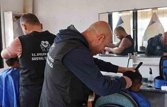 Kocagürlü çocuklara bayram tıraşları Efeler Belediyesi’nden