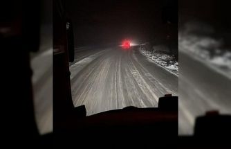 Kop Geçidi’nde tipi ve fırtına etkili oluyor