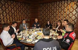 Kütahya Valisi Musa Işın, jandarma ve emniyet personeli ile iftarda buluştu