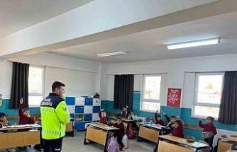 Kütahya’da jandarmadan öğrencilere trafik eğitimi