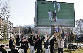 Kütahyalılar, Kütahyaspor’un zaferini dev ekrandan izledi