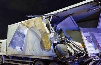 Kuzey Marmara Otoyolu’nda yolcu otobüsü tıra çarptı: 10 yaralı