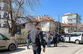 Lüleburgaz’da ticari araç park halindeki otomobillere çarptı