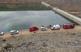 Malatya’da kontrolden çıkan araç gölete düştü