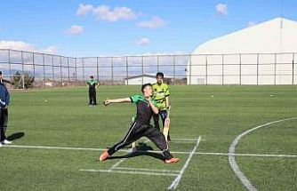 Malatya’da okul sporları yıldızlar kriket grup müsabakaları başladı