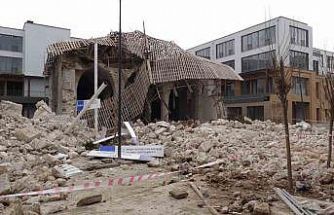 Malatya’da restorasyondaki caminin duvarında göçük meydana geldi: 1 yaralı