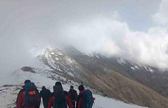 Manisa’da kayıp amatör dağcıyı arama ve kurtarma çalışmaları devam ediyor