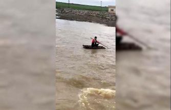 Mardin’de taşan derede sal keyfi