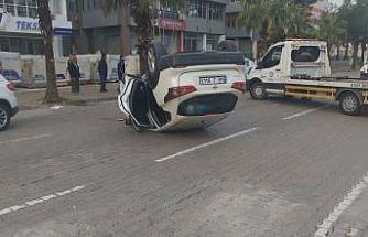 Marmaris’te otomobil takla attı: 2 kişi hafif yaralandı