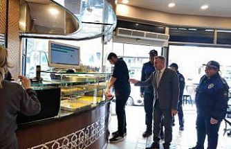 Mersin’de bayram öncesi tatlı denetimi sıklaştırıldı