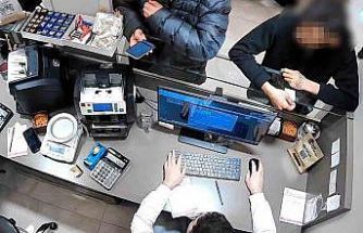 Mersin’de dolandırıcılık şebekesine operasyon: 9 gözaltı