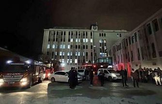 Mersin’de emniyetin ek binasında çıkan yangın büyümeden söndürüldü