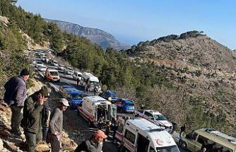 Mersin’de işçi servisi uçurumdan yuvarlandı: Ölü ve çok sayıda yaralı var