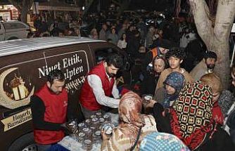 Mersin’de Kadir Gecesinde 10 bin kişilik lokma ikramı