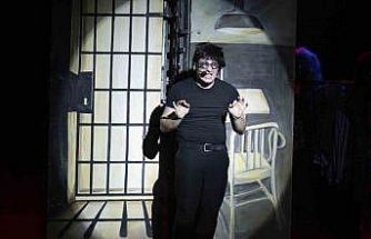 Mersin’de tiyatro şöleni ‘Eyvah Nadir’ ile sona erdi