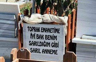 Mezar taşlarındaki her bir yazı hüzne boğuyor