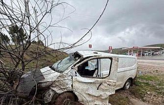 Midibüs şarampole girdi: 1 yaralı