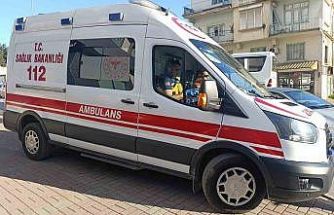 Midibüsle çarpışan motosikletli yaralandı