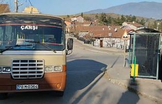 Minibüsle çarpışan motosikletteki 2 kişi yaralandı