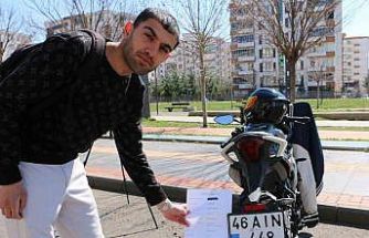 Motosiklet sürücüsüne ’emniyet kemeri takmamak’ cezası