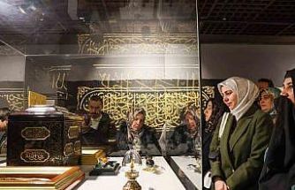 Mukaddes Emanetler Sergisi’ne yoğun ilgi