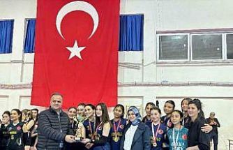 Mut’ta voleybol turnuvası düzenlendi