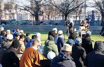 New York’ta bayram namazı sokaklara taştı