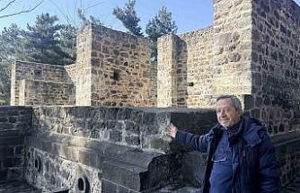 Niksar Kalesi zamana meydan okuyor