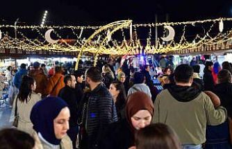Osmangazi meydanı’nda ramazan coşkusu sürüyor