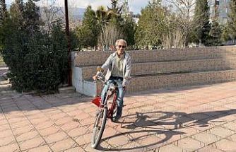 Osmaniye’de 47 yıllık berberin 41 yıllık bisiklet sevdası