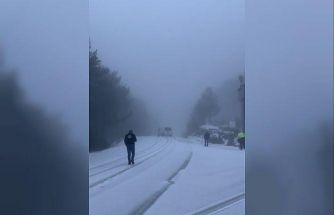 Osmaniye’de dolu yağışı yolları beyaza bürüdü