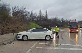 Otobanda zincirleme kaza: 4 araç birbirine girdi