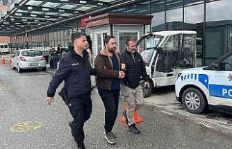 Otobüs durağında uyuşturucu kullanan şüpheli polisten kaçamadı