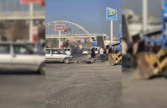 Otomobil ile çarpışan motosiklet sürücüsü ağır yaralandı