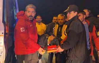 Otomobil önce direğe sonra duvara çarptı: 1 yaralı