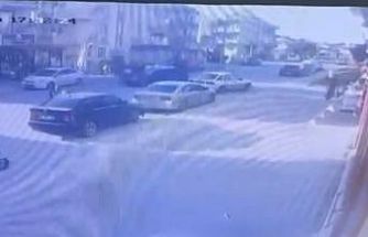 Otomobille çarpışan motosikletteki 2 kişi metrelerce savruldu: 3 yaralı