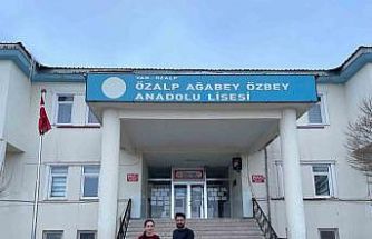 Özalp’te kitap okuma sınavında dereceye girenlere ödülleri verildi