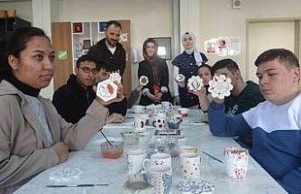 Özel öğrencilerden çini sanatına renkli dokunuş