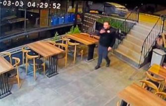 Park ettiği otomobil bir anda geri kaçtı, direğe çarparak durabildi