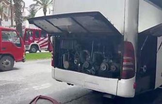 Park halindeki otobüsün motor bölümünde yangın çıktı