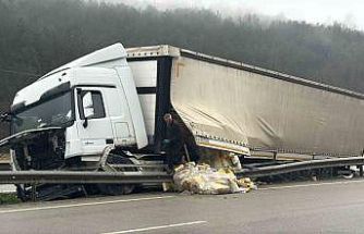 Park halindeki tır kendi kendine hareket etti: Faciadan dönüldü