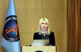 Prof. Dr. Özkan: "Kadınlarını geri bırakan toplumun ileri gitmesi imkansız"