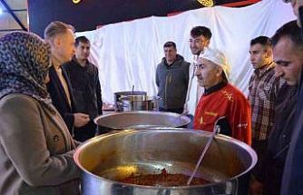 Ramazan’da devletin şefkat eli: Bulanık’ta 27 bin kişiye sıcak yemek ulaştırıldı